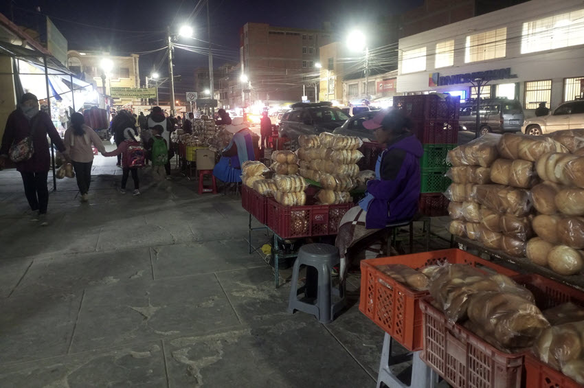 Panaderas sufren por el corte de agua nocturno durante el invierno